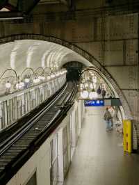 Parisian Whirl: A Weekend of Reverie.