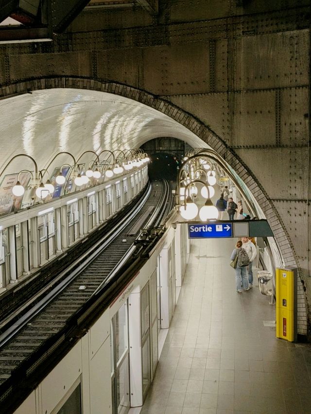 Parisian Whirl: A Weekend of Reverie.