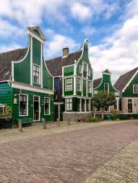 🌾 Zaanse Schans: A Living Museum of Dutch Windmills and Craftsmanship 🌬🇳🇱