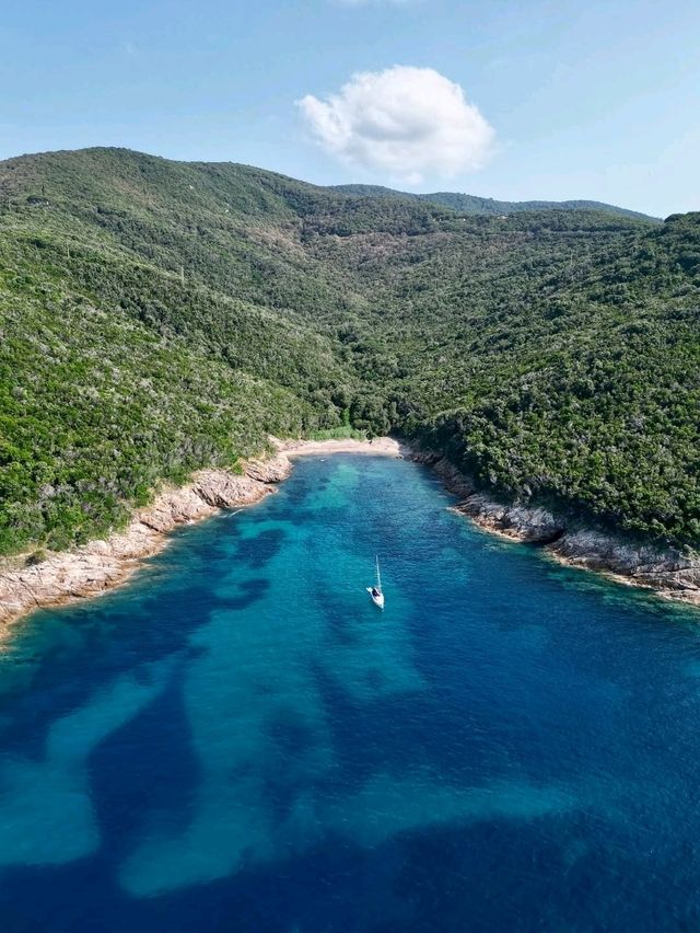 Biodola Beach, Elba – Sandy Paradise with a Wild Touch