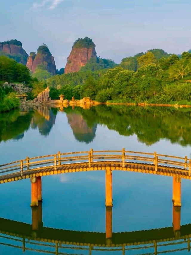 ⛰️ Wuyi Mountain – Misty Peaks and Ancient Paths in Fujian