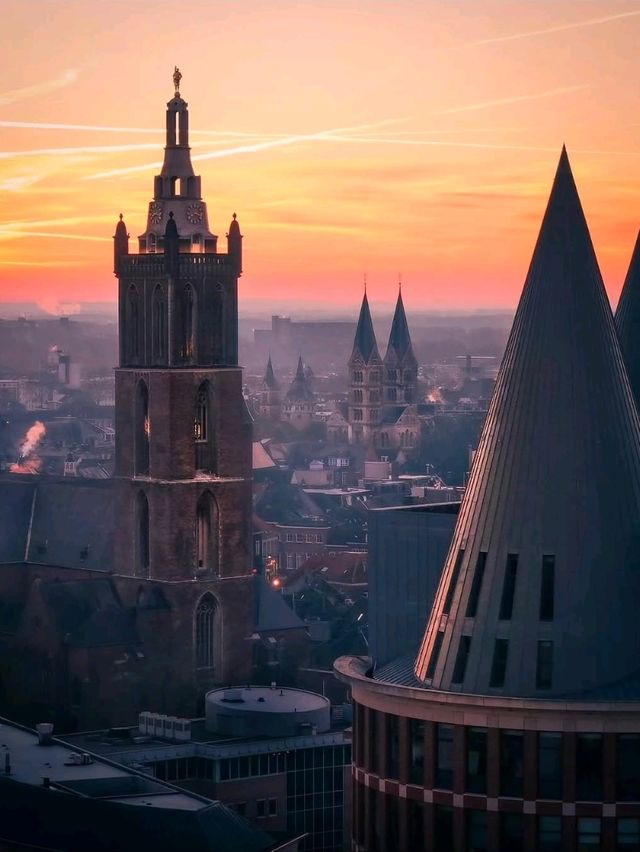 ⛪🛍 “Historic Charm & Shopping Bliss: A Day in Roermond” 🇳🇱