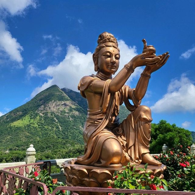 🌟 Discover the Majesty of the Big Buddha in Hong Kong! 🇭🇰🧘‍♂️
