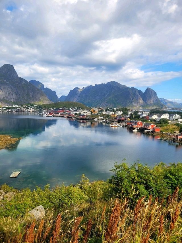 🏔️ Lofoten, Norway — Dramatic Peaks, Quiet Fjords, and Storybook Villages