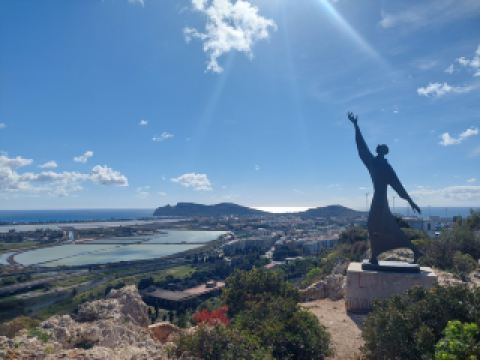 ทิวทัศน์สวยงามใกล้เมืองคาลยารี