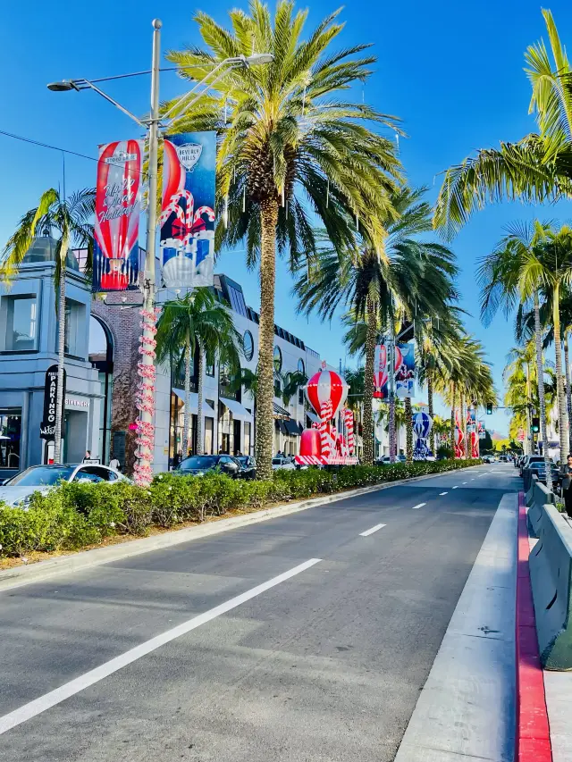Weekend exhibition in Los Angeles
