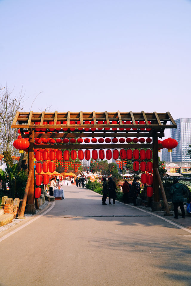 花園裡的街肆也太有煙火氣啦