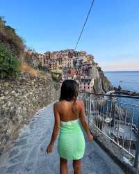 Cinque Terre Unveiled: 5 Essential Tips for Your Dreamy Italian Escape! 🌊🌅🇮🇹