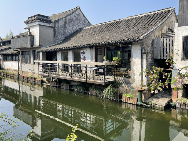 清新 安逸的歇馬橋村