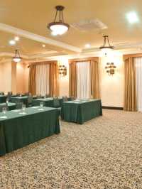 🌟 Quito's Cozy Corner: Dann Carlton Hotel 🌟