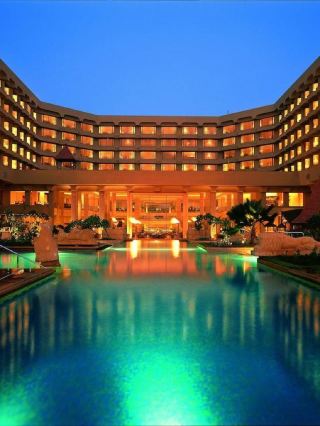 🌟 Mumbai Marvels: Stay at JW Marriott Juhu 🏖️✨