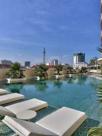🌟 Da Nang Delights: Hilton's Luxe River Views & Eats 🌟