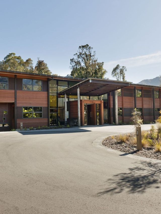 🌿✨ Franz Josef's Hidden Gem: Te Waonui Retreat 🌟