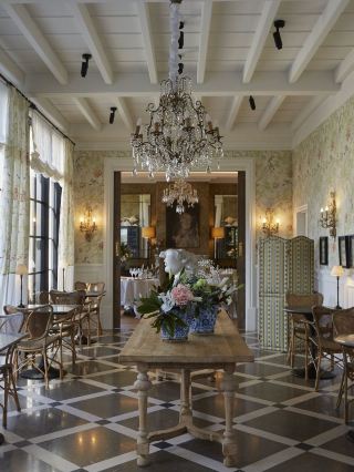 🏰✨ Cantabria's Charming Retreats: Boutique & Antique! 🛎️🍃