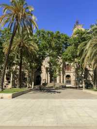 🌟 Barcelona's Best: Family Fun at Top Attractions 🎢🐠🦒