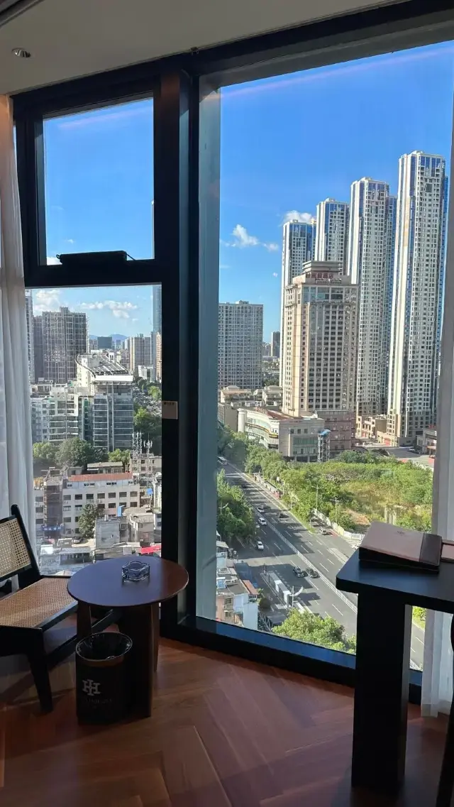 Changsha | The French-style Yedao Hotel has a great design. 