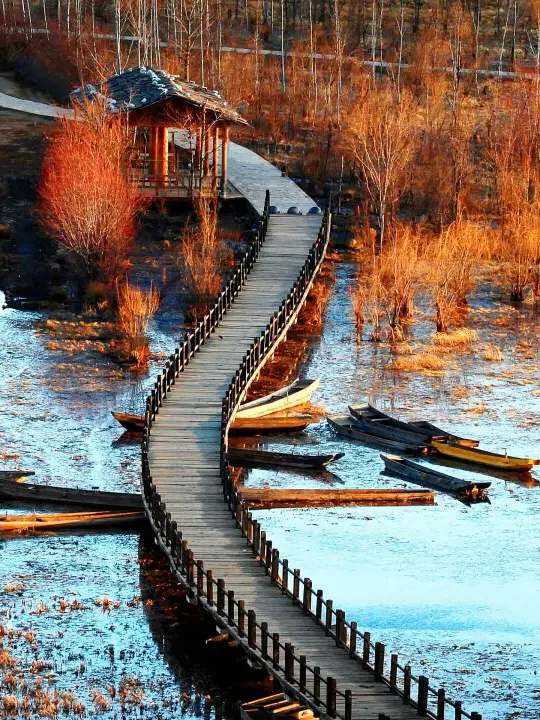[Lugu Lake, Explore the Walking Marriage Bridge of the Mosuo People]