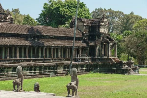 Angkor Wat and Phnom Penh: Unforgettable Khmer Memories