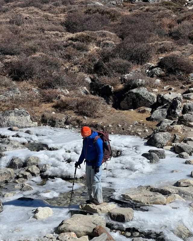 阿瑪達布朗：雪山腳下的壯麗之旅