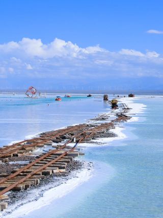 5-Day Tour of Xining, Qinghai Lake, and Chaka Salt Lake
