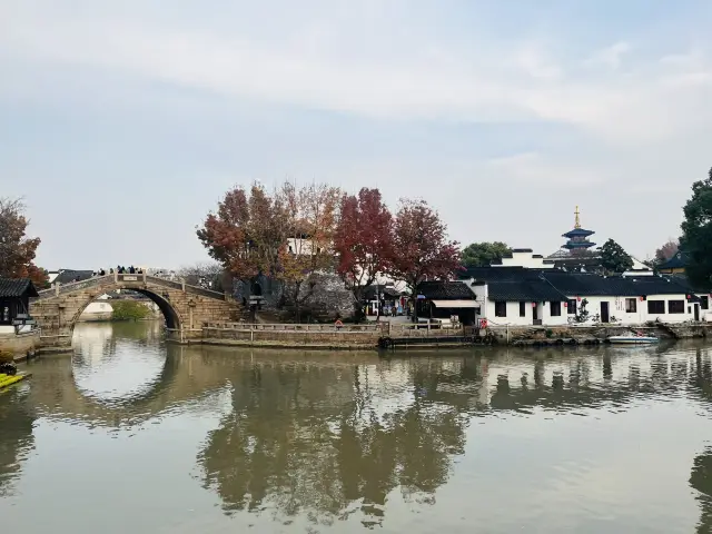 姑蘇城外寒山寺 夜半鐘聲到客船