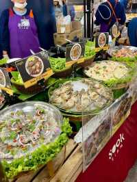 Explore the Must-Try Eats at Icon Siam's Floating Market!