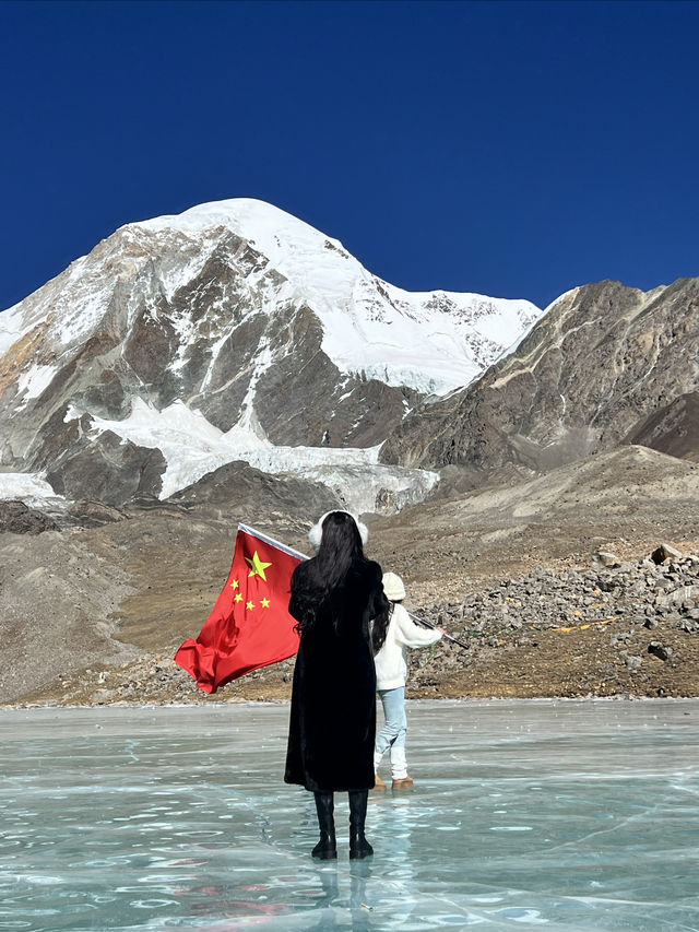 智慧女神——瓊穆岡嘎雪山