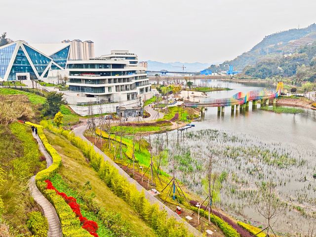 坐落在金沙江畔的公園