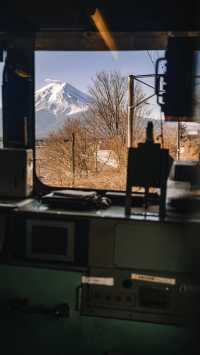 總要坐一趟開往富士山的列車吧