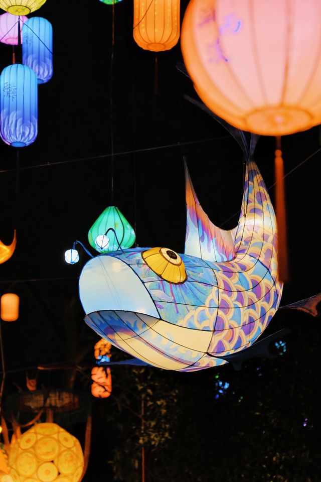夜遊河渚街，燈籠點亮嘅人間煙火