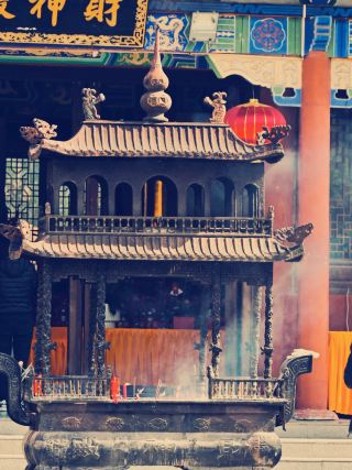 Lingquan Temple: A Serene Retreat for the Dragon Boat Festival