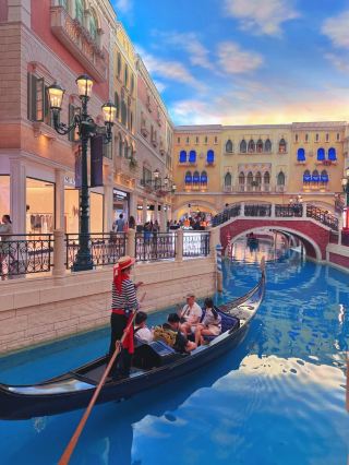 Hong Kong and Macau Tour with Parents - Unbeatable Value!