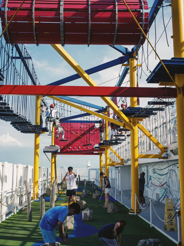 💰Singapore hotels are crazy expensive… good thing I sleep on a ship!