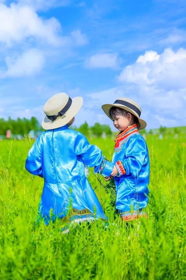 鋪向天際的綠野詩篇 邂逅北疆最溫柔的夏天