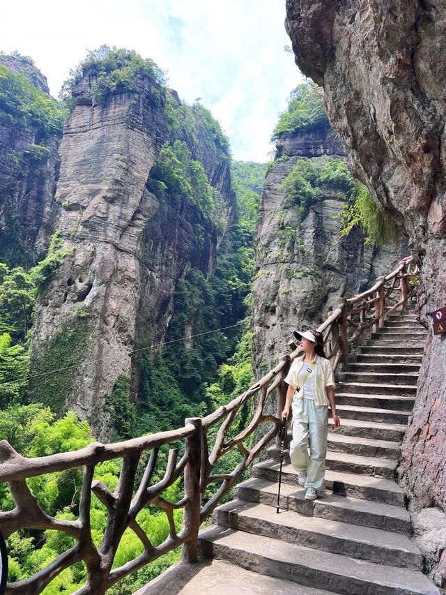 溫州雁蕩山絕美秘境懸崖咖啡廳打卡超出片！