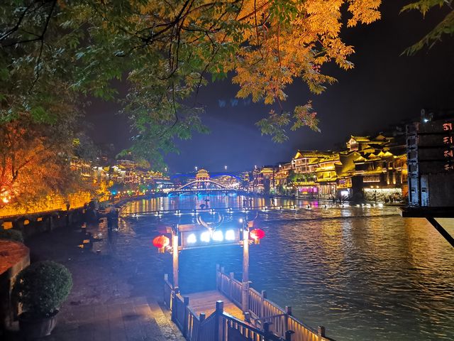 那年走在湘西古城的街道