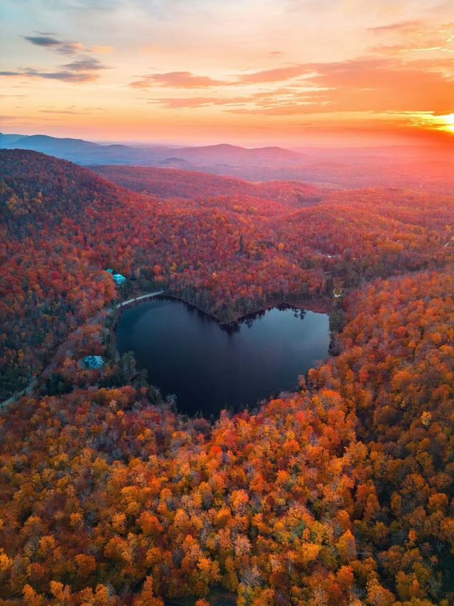 俄譯芳名藏古韻，鍋盔山秋醉亞布力