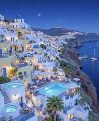 聖托里尼島絕美夜景浪漫小鎮的光影魔法