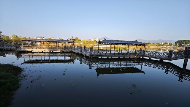 清晨的陽光下,珠璣巷是那麼的純粹、那麼的通透 清晨的陽光下,珠璣巷是那麼的純粹、那麼的通透