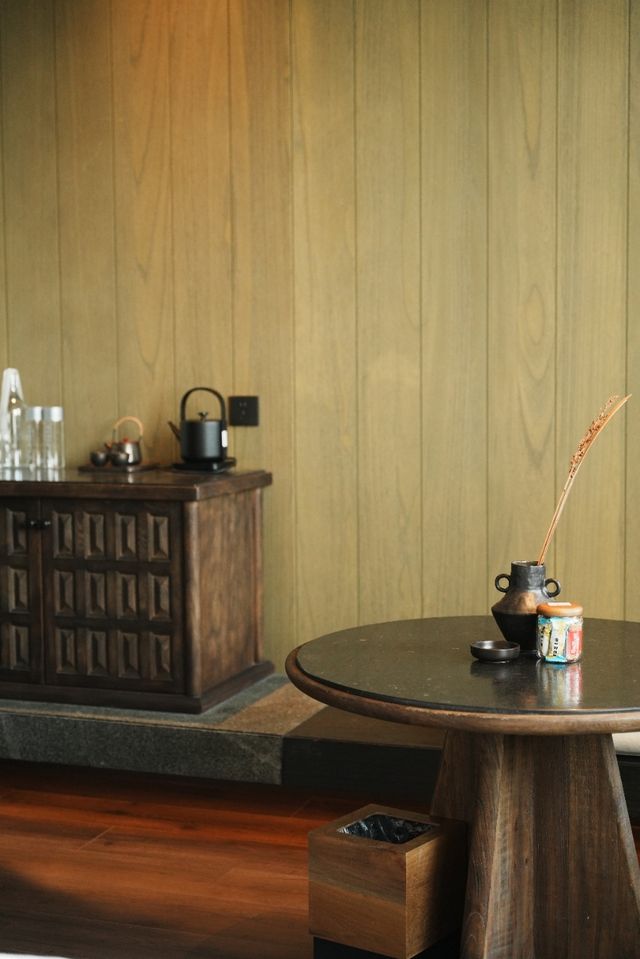 喺西安!!住到咗超chill嘅酒店 就喺西安回民街轉角位 鬧中取靜 水泥同原木嘅溫柔碰撞好鍾意呢 喺西安!!住到咗超chill嘅酒店 就喺西安回民街轉角位 鬧中取靜 水泥同原木嘅溫柔碰撞好鍾意呢