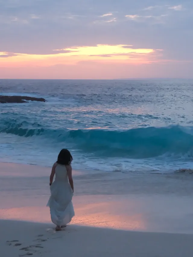 巴厘島落日|晚霞比愛意快一拍落下|純享版 巴厘島落日|晚霞比愛意快一拍落下|純享版