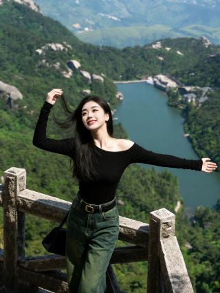 連休に人混みを避けたい？ならば安徽省の天柱山へ直行しよう！