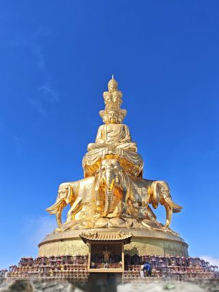 峨眉山金頂の雲海が絶景のフォトスポット！日帰り旅行完全ガイド'