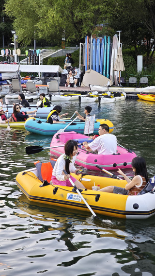 Sanlitun city walk