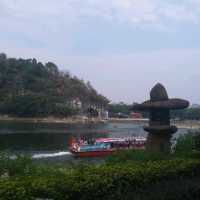 桂林山水甲天下 訾洲園景甲桂林