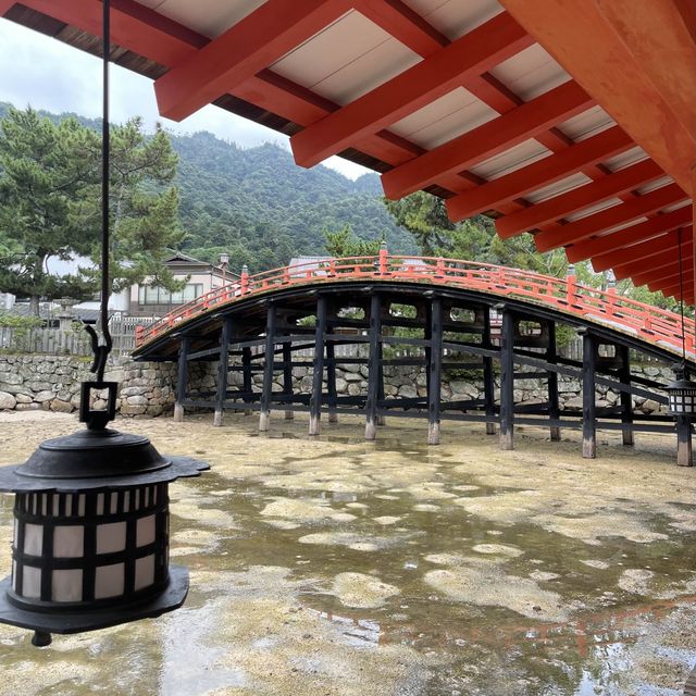 【広島県】早朝の嚴島神社を貸切気分で参拝！