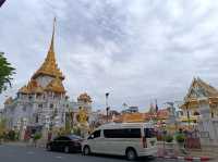 Amazing Temple in Bangkok Wat Traimit! Dont Miss It!