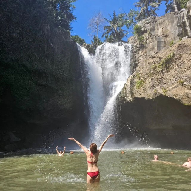 峇里島必到瀑布景點: TegenunganWaterfall