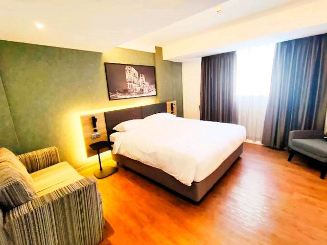 Stylish, Contemporary and Comfortable 