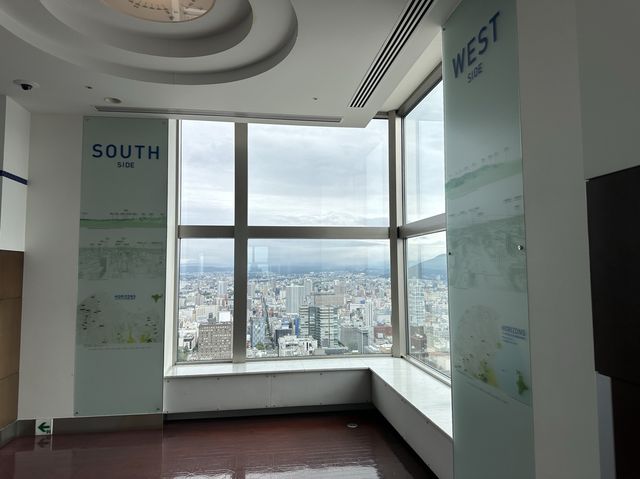 北海道・札幌。JRタワー38階から街を見渡す『JRタワー展望室タワー・スリーエイト』 